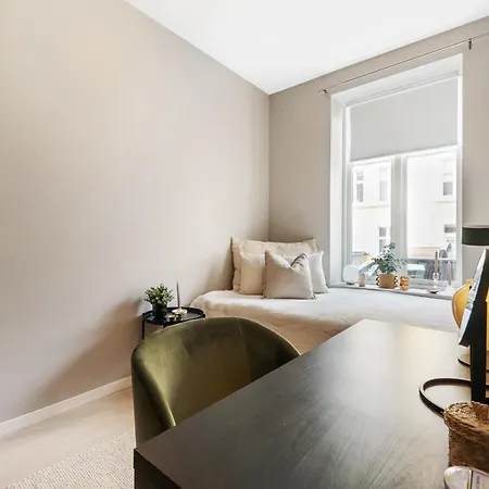 Centre 3 Bedroom, Modern & Bright Apartmán *