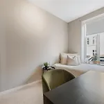 Centre 3 Bedroom, Modern & Bright Apartmán