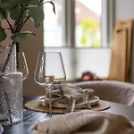 Centre 3 Bedroom, Modern & Bright Apartmán Bergen