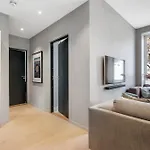 Centre 3 Bedroom, Modern & Bright *