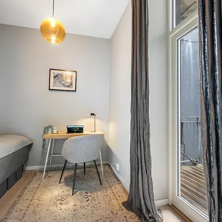 Apartment Centre 3 Bedroom, Modern & Bright Bergen