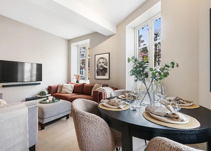 Centre 3 Bedroom, Modern & Bright Appartement