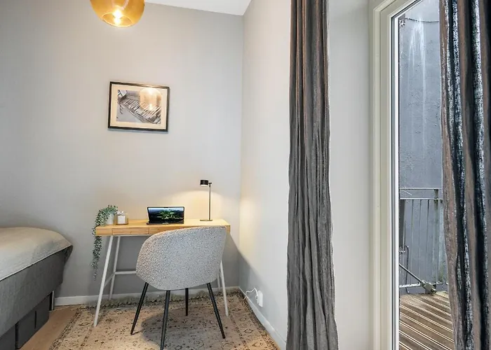 Apartment Centre 3 Bedroom, Modern & Bright Bergen